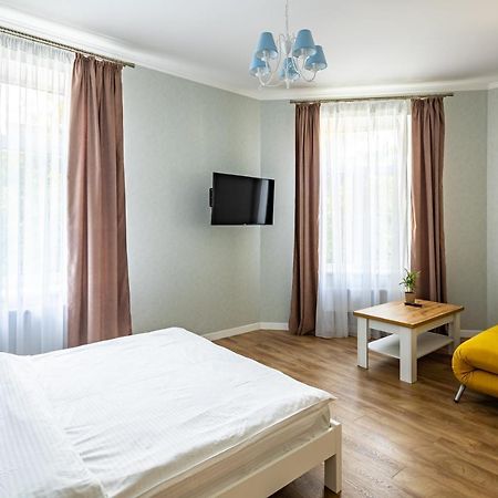 Leontovycha Apartment Lwów Zewnętrze zdjęcie