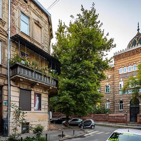 Leontovycha Apartment Lwów Zewnętrze zdjęcie