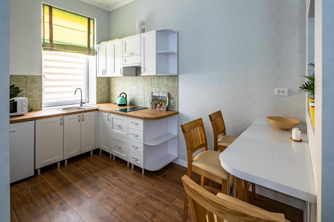 Leontovycha Apartment Lwów Zewnętrze zdjęcie